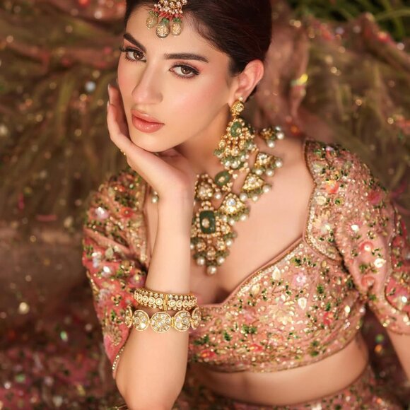 DESIGNER LEHENGA - Picture 3 of 15